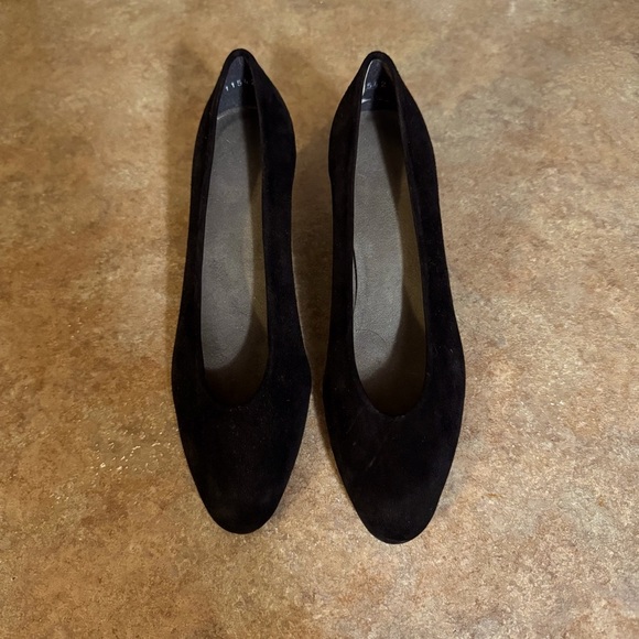 Stuart Weitzman black suede pumps - Picture 2 of 5